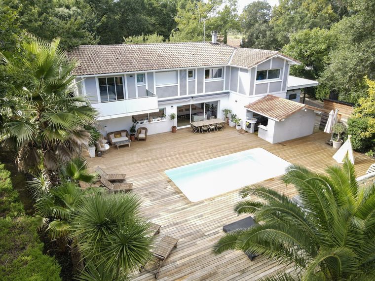 Propriété à Capbreton, 256 m², terrain 3 467 m², piscine