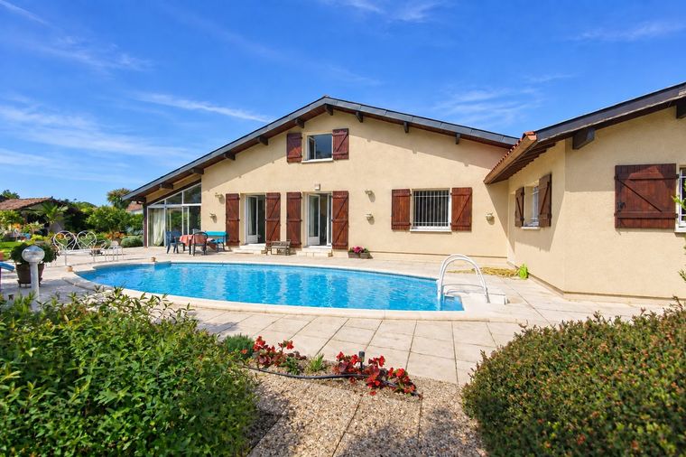 Maison de style landais à Tosse, 160 m², terrain 1 033 m², piscine